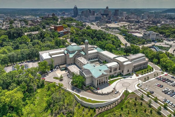 Exterior - Queen of The Queen City (Cincinnati)