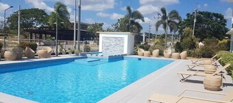 Microtel by Wyndham South Forbes Near Nuvali