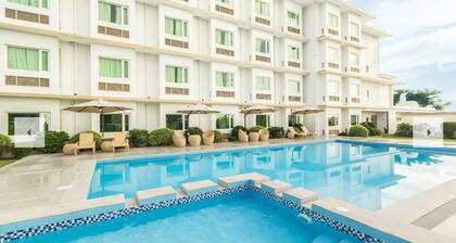 Microtel by Wyndham South Forbes Near Nuvali