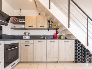 Fridge, microwave, dishwasher, coffee/tea maker