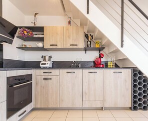 Fridge, microwave, dishwasher, coffee/tea maker
