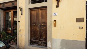 Front of property - San Giovanni House by Mmega (Florence)