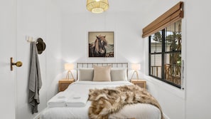 3 bedrooms, iron/ironing board, free WiFi, bed sheets - Bryony Cottage, Berrima, Southern Highlands (Berrima)