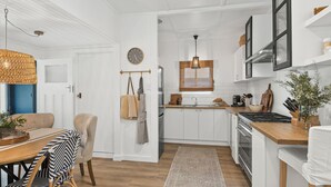 Coffee/tea maker, fridge, microwave, oven - Bryony Cottage, Berrima, Southern Highlands (Berrima)