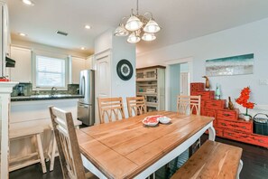 Dining - A Wave Away | Fabulous Beach Home at Pointe West (Galveston)