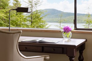 Standard-huone, 2 keskisuurta parisänkyä, tupakointi kielletty | Ylelliset vuodevaatteet, pimennysverhot, ilmainen Wi-Fi, vuodevaatteet