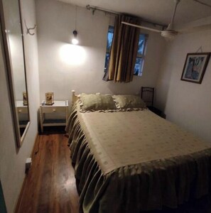 3 chambres, coffres-forts dans les chambres, fer et planche à repasser