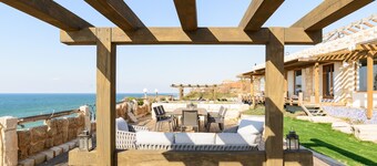 MAMAD Ultimate Luxury Villa & Wild Beach by FeelHome