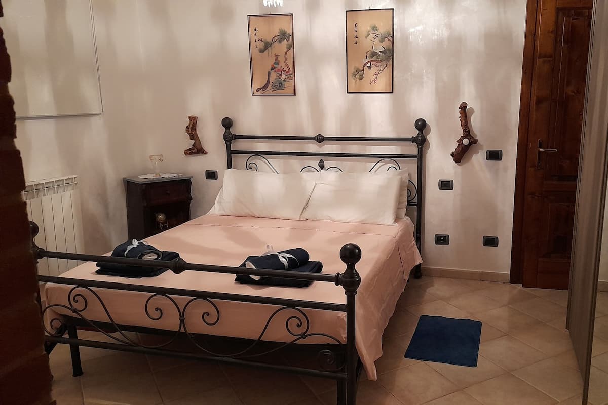 Down duvets, iron/ironing board, free WiFi