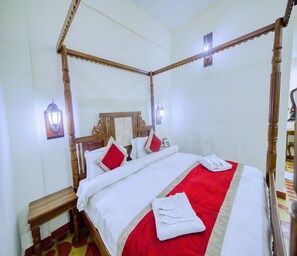 Egyptian cotton sheets, premium bedding, minibar, desk - Hotel Windsor Castle (Salem)