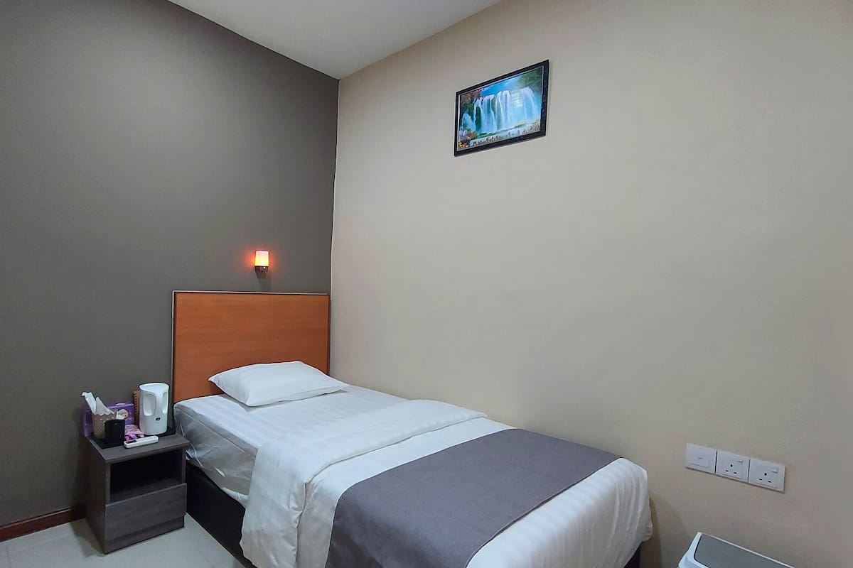 Basic Single Room, 1 Katil Bujang (Single), Non Smoking | Kalis bunyi, seterika/papan seterika, Wi-fi percuma