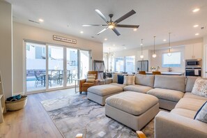 Una televisión, una oficina