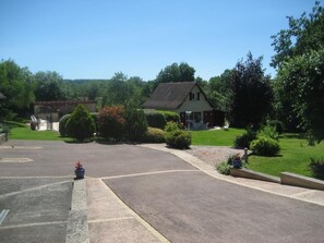 Property grounds - Cottage for rent (RUDELLE)