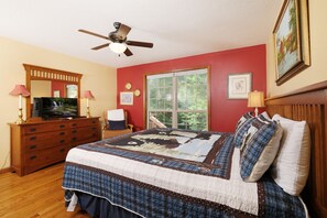 3 bedrooms, iron/ironing board, free WiFi, bed sheets - Cutest Wears Valley cottage that looks like it is straight out of a storybook! (Sevierville)