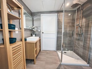 Hair dryer, towels - Le logis de Papeu by Interhome (Frehel/Cap Frehel)