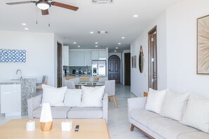 TV - Casa Blanca Golf Villas 3 Bedrooms Condo E 702 (Puerto Peñasco)