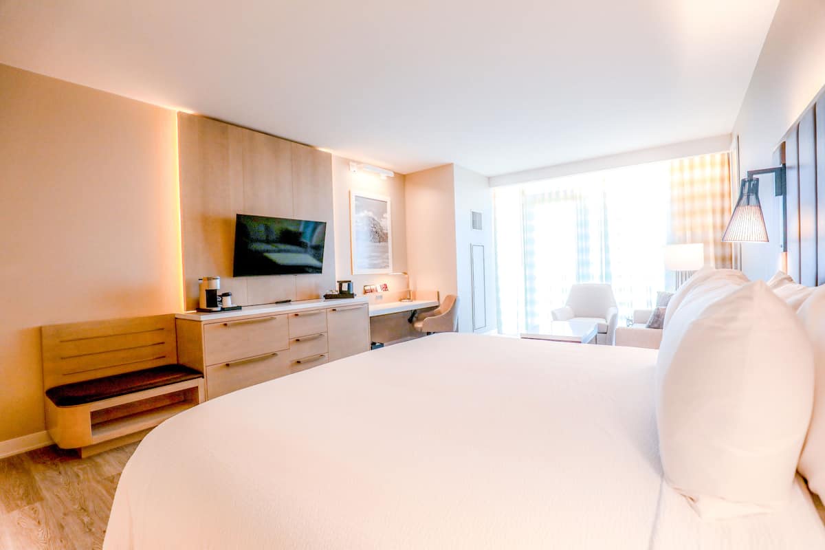 Junior King Suite | 1 dormitorio, colchones con acolchado adicional, caja fuerte