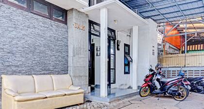OYO 90689 Lily House