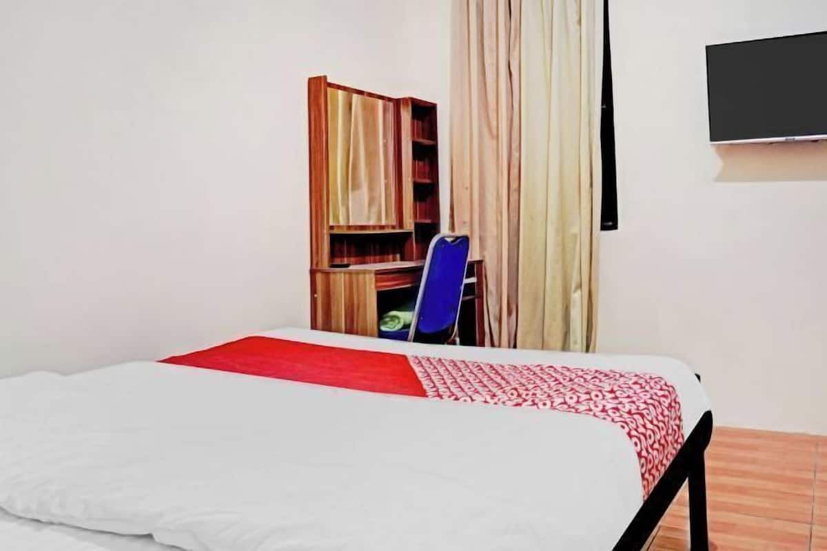 Escritorio, wifi gratis, ropa de cama