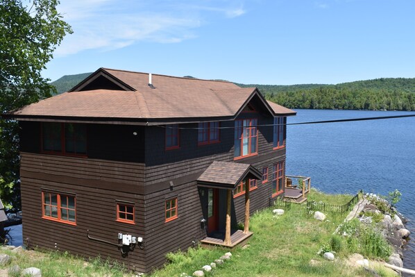 Exterior - Stunning Blue Mountain Lake - Waterfront Property! (Blue Mountain lake)