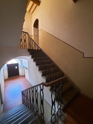 Interni