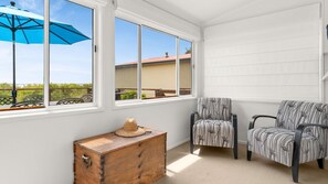 TV, books - SilverTide Retreat in Silverleaves (Silverleaves)