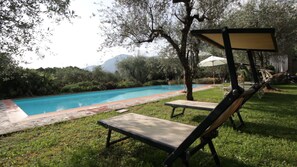 Sisäuima-allas, ulkouima-allas