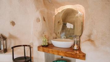 Shower, jetted tub, hair dryer, bidet