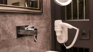 Kamar Standar | Kamar mandi | Sandal