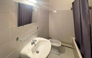 Bathtub - 3 bedroom lovely apartment in Cauterets (Cauterets)