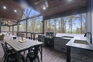 屋外ダイニングエリア