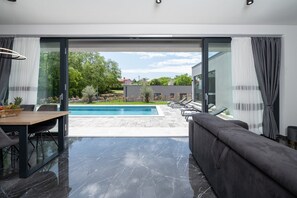 Beheizter Pool