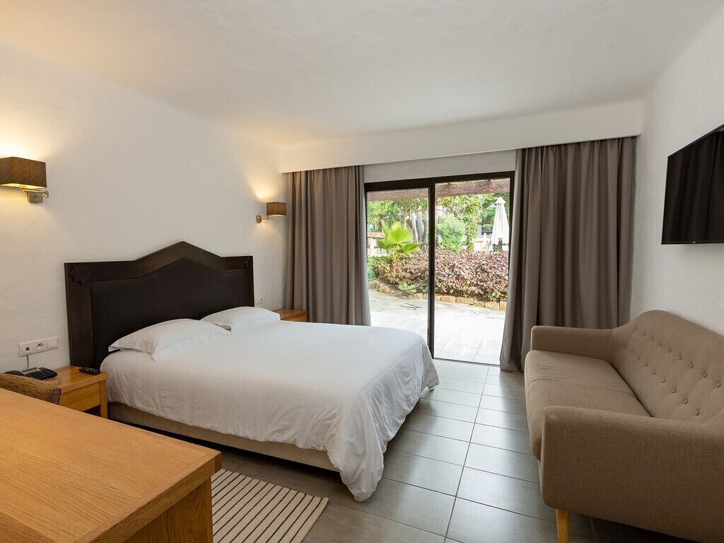 Ropa de cama de alta calidad y minibar 