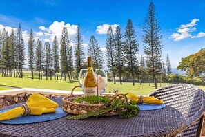 屋外ダイニングエリア