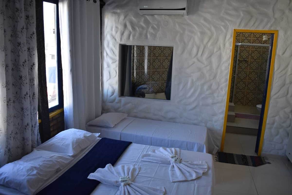 Deluxe-Vierbettzimmer | Kostenloses WLAN, Bettwäsche