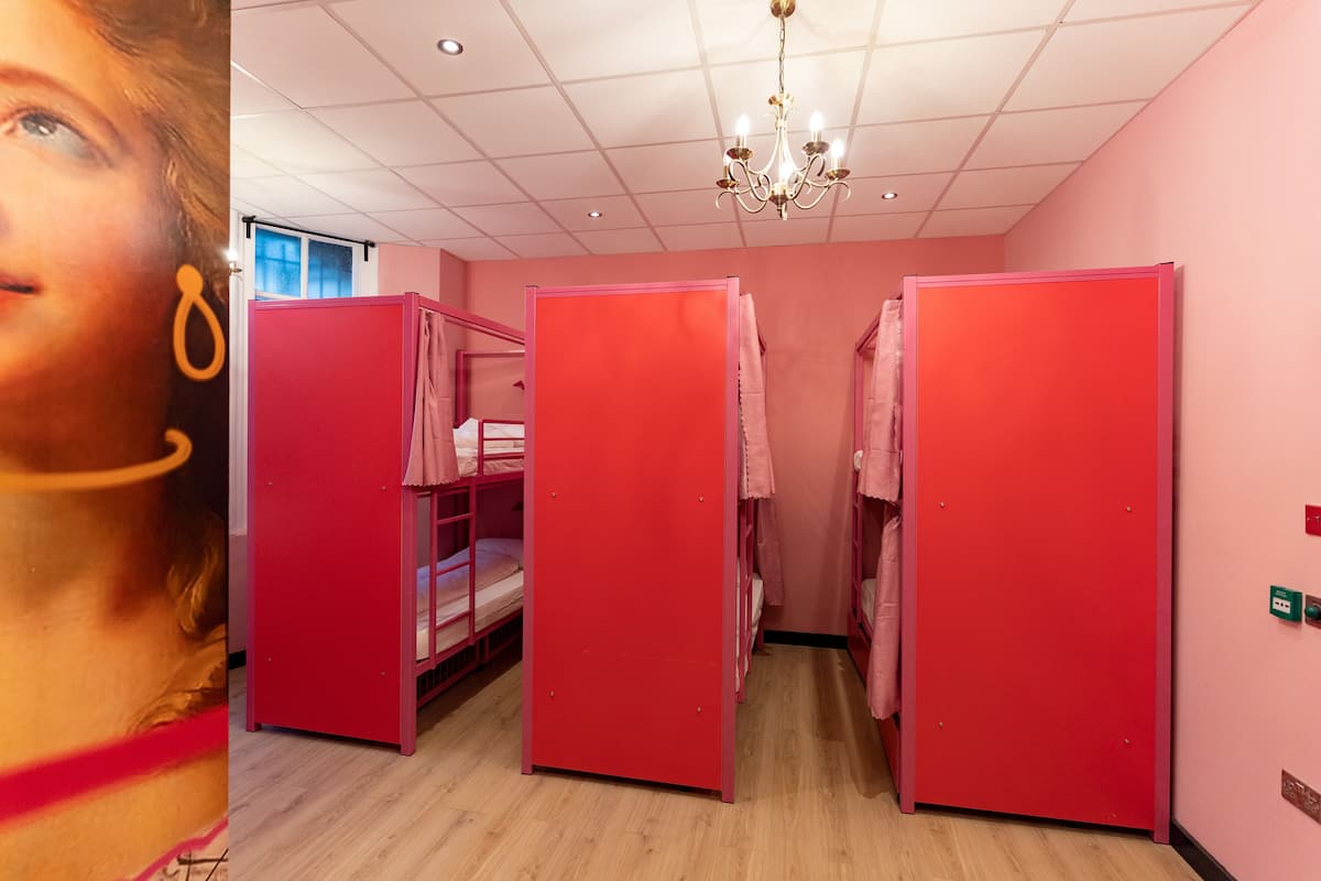 10 Bed Dorm, Women Only | Gratis wi-fi och sängkläder