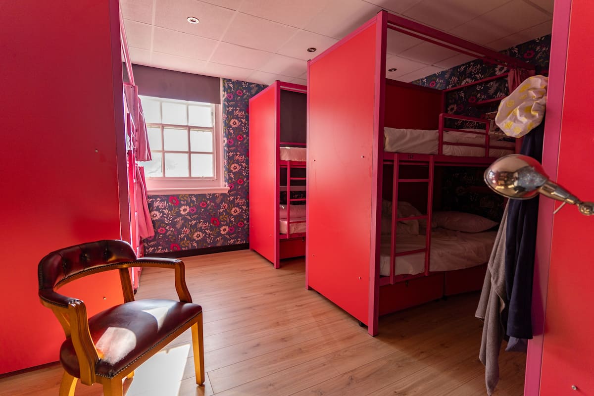 8 Bed Dorm, Women Only | WiFi (free), bed sheets