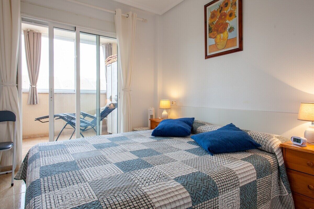 2 slaapkamers, een strijkplank/strijkijzer, gratis wifi, beddengoed