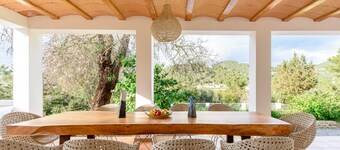 Finca Oasis Living Ibiza with Private Garden - 10 mins from beach