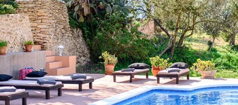 Finca Oasis Living Ibiza with Private Garden - 10 mins from beach