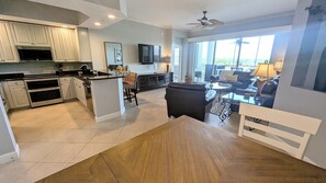 TV - Escape to your poolside penthouse! (Bonita Springs)