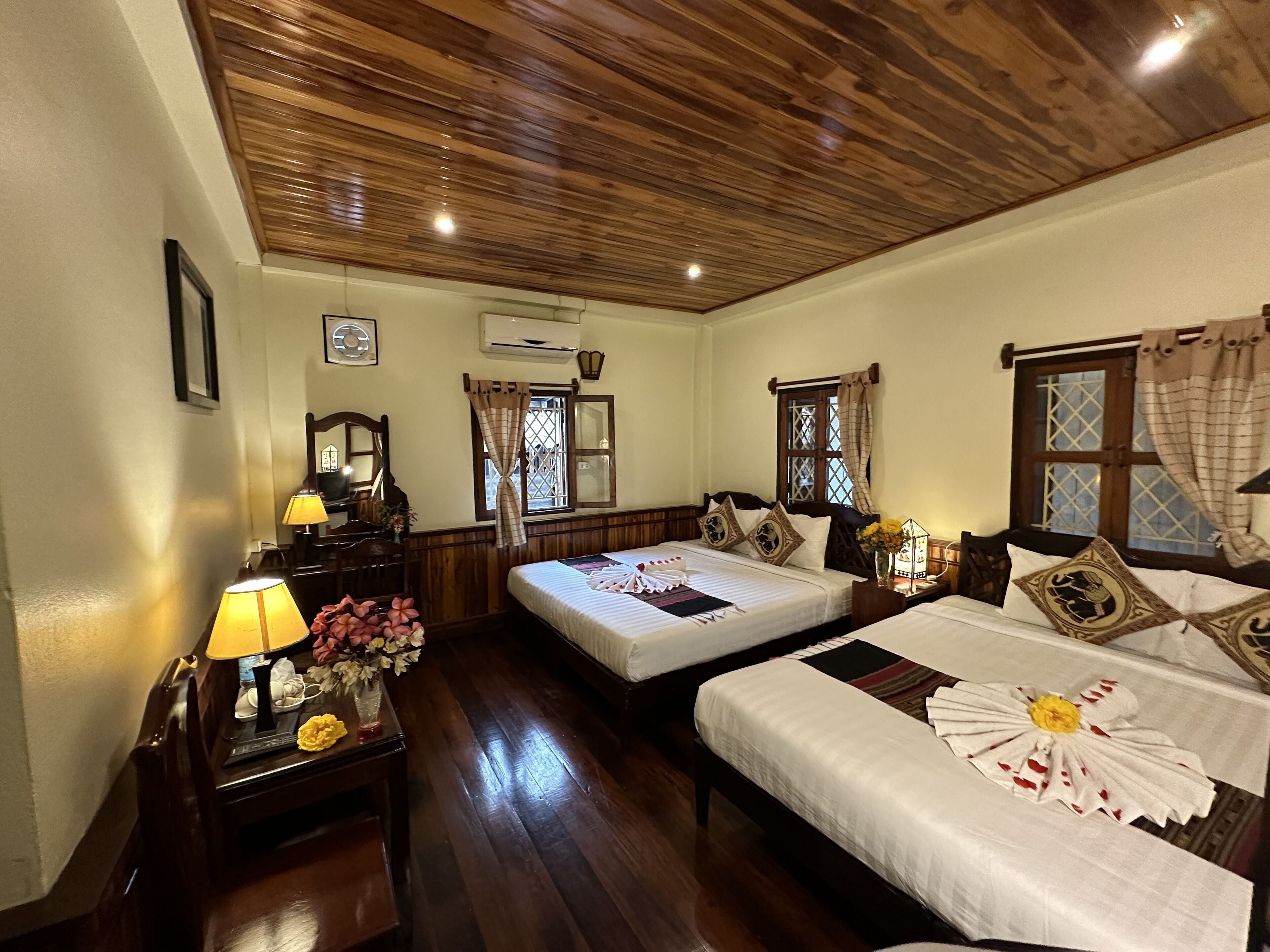 Phòng 4 dành cho gia đình | Bộ đồ giường cao cấp, nệm Select Comfort, minibar 