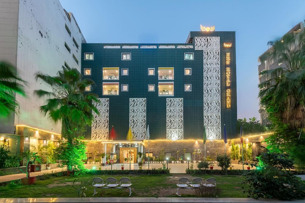 Chhavi Hotels