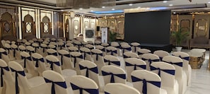 Business center - Chhavi Hotels (Noida)