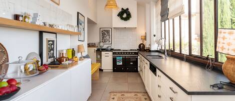 Refrigerador, horno, parrilla de estufa y lavavajillas