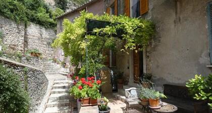 Scappo in Umbria, La Loggia