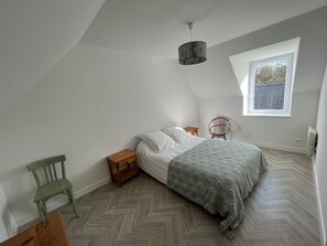 3 chambres, fer et planche à repasser, Wi-Fi gratuit