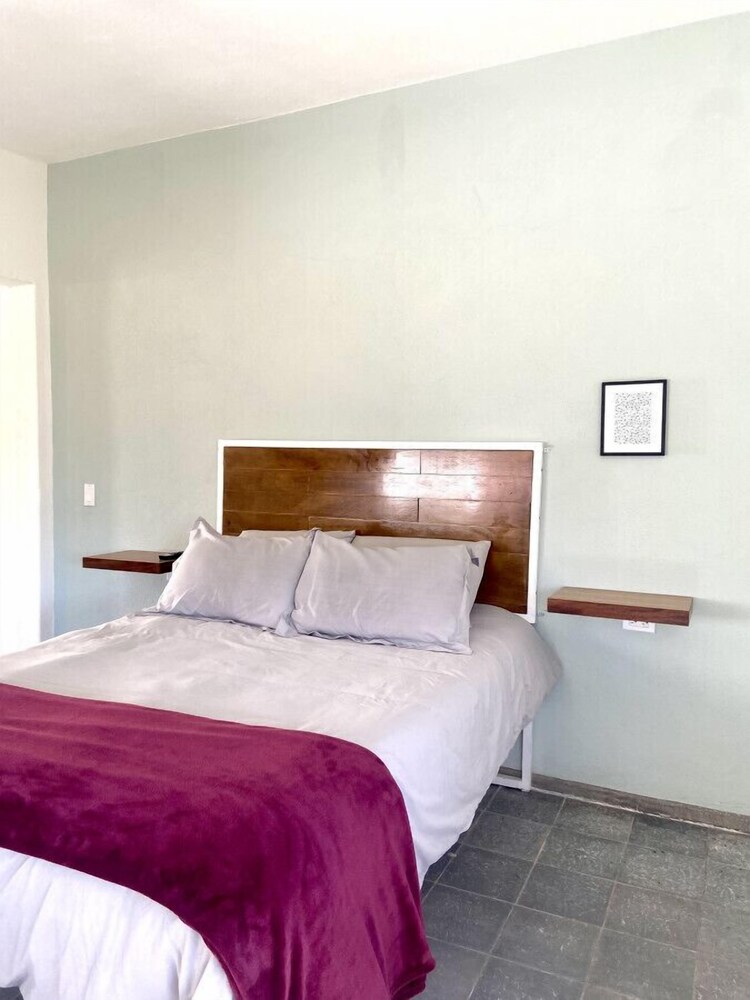 Cinco. Nuevo y amplio estudio en centro La Paz Vrbo