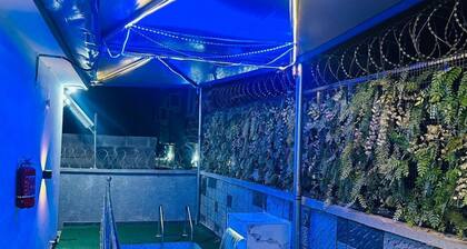 Mini Flat with Starlink Internet & Pool