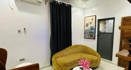 Mini Flat with Starlink Internet & Pool